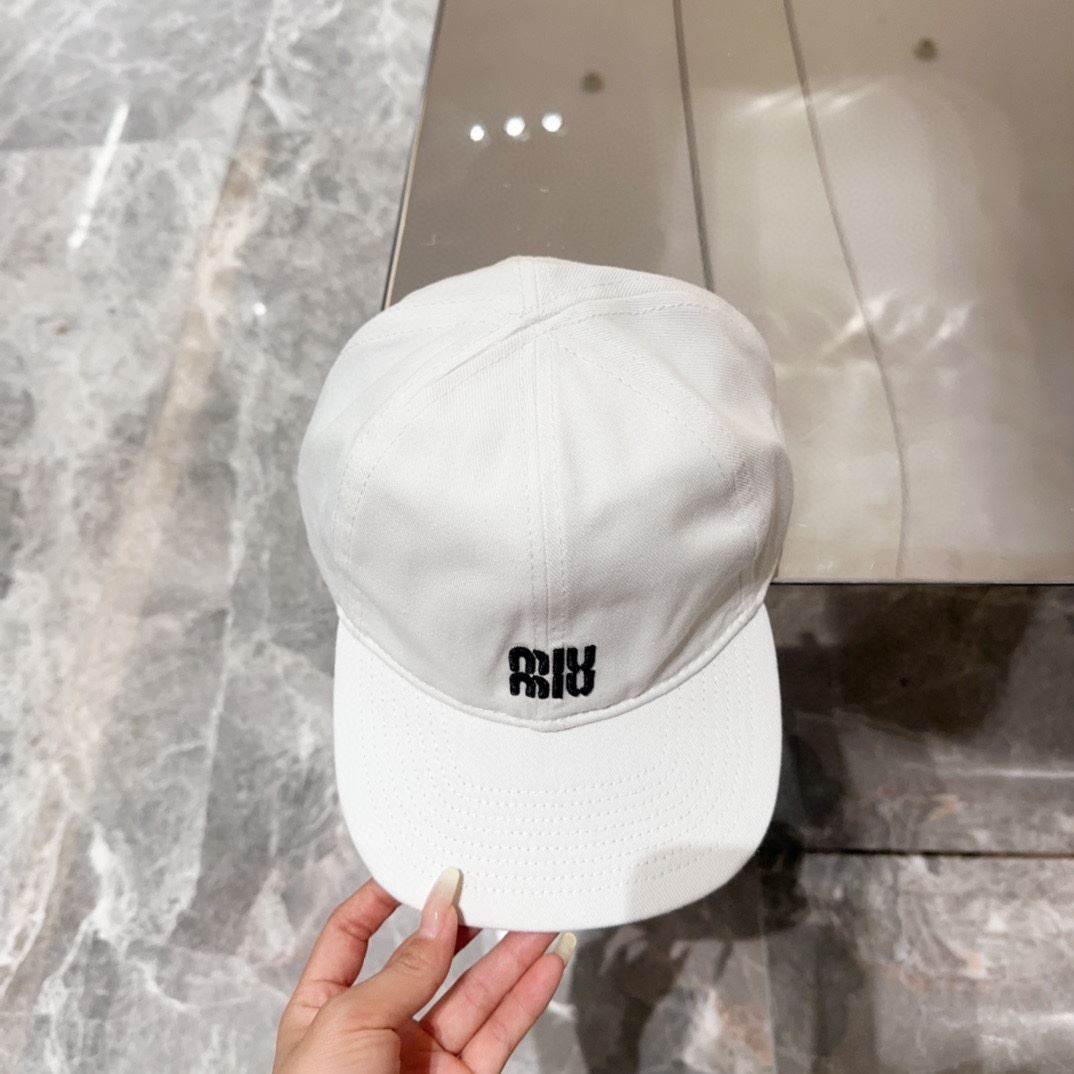 Miu Miu Caps